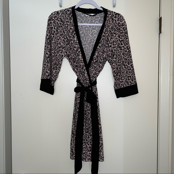 NWOT Marilyn Monroe Lightweight Wrap Dress Robe Jersey Fabric Sz Small - Picture 2 of 4